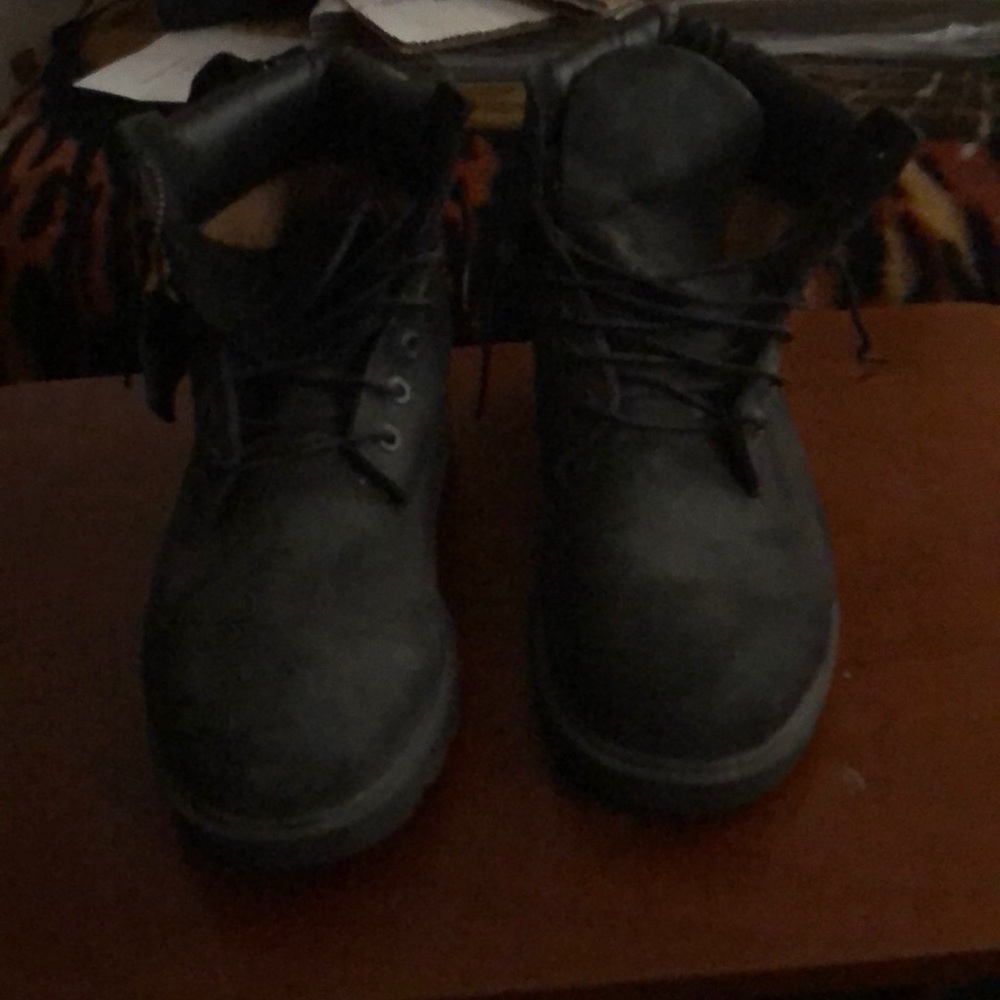 Black timberland boots